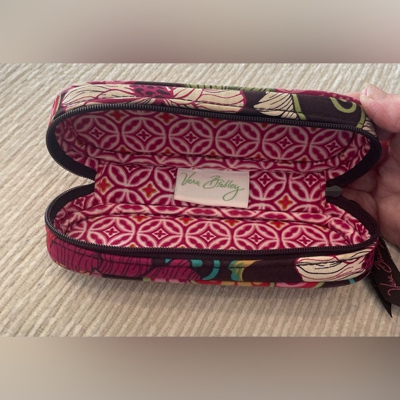 NWOT Vera Bradley Mod Floral Pink Brown
Really pretty quilted eye glass case - Picture 2 of 4